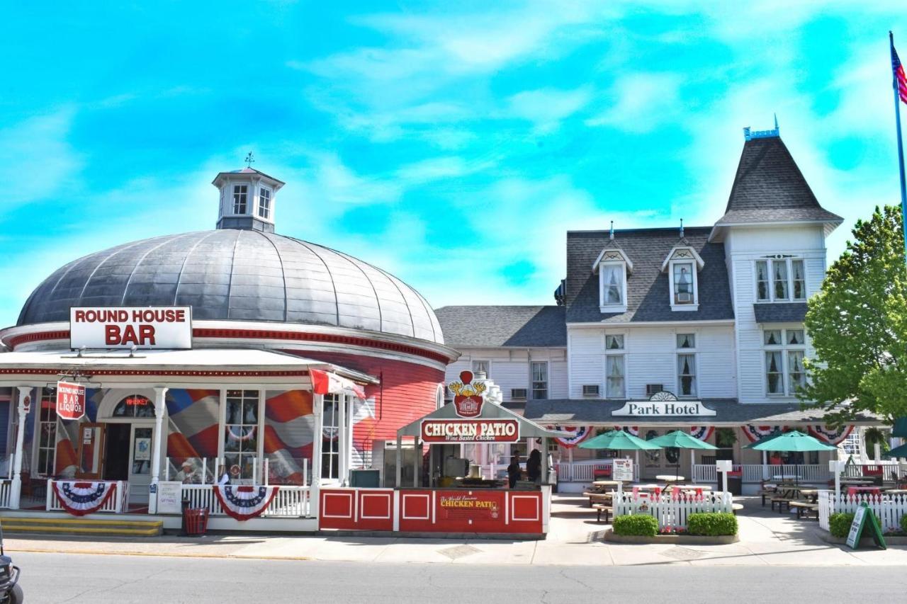The Historic Park Hotel Put-in-Bay Exterior photo