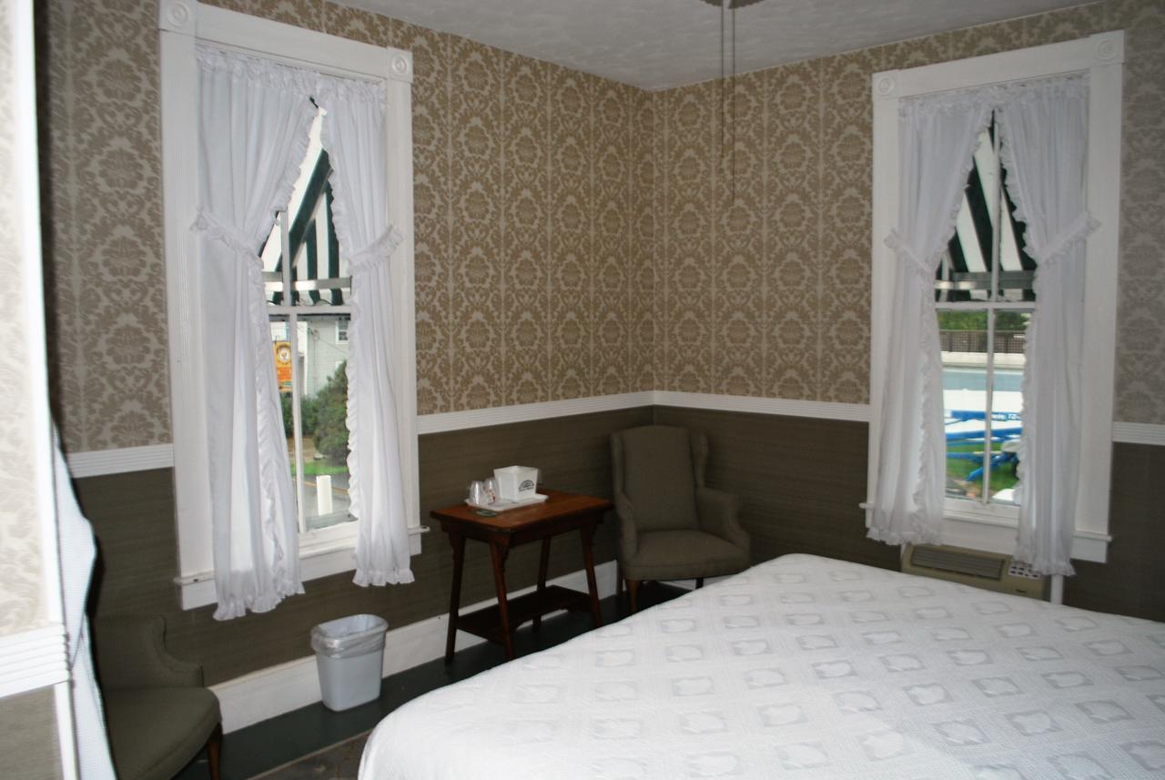 The Historic Park Hotel Put-in-Bay Exterior photo